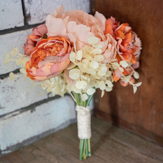 Bouquet hire - Peachy keen