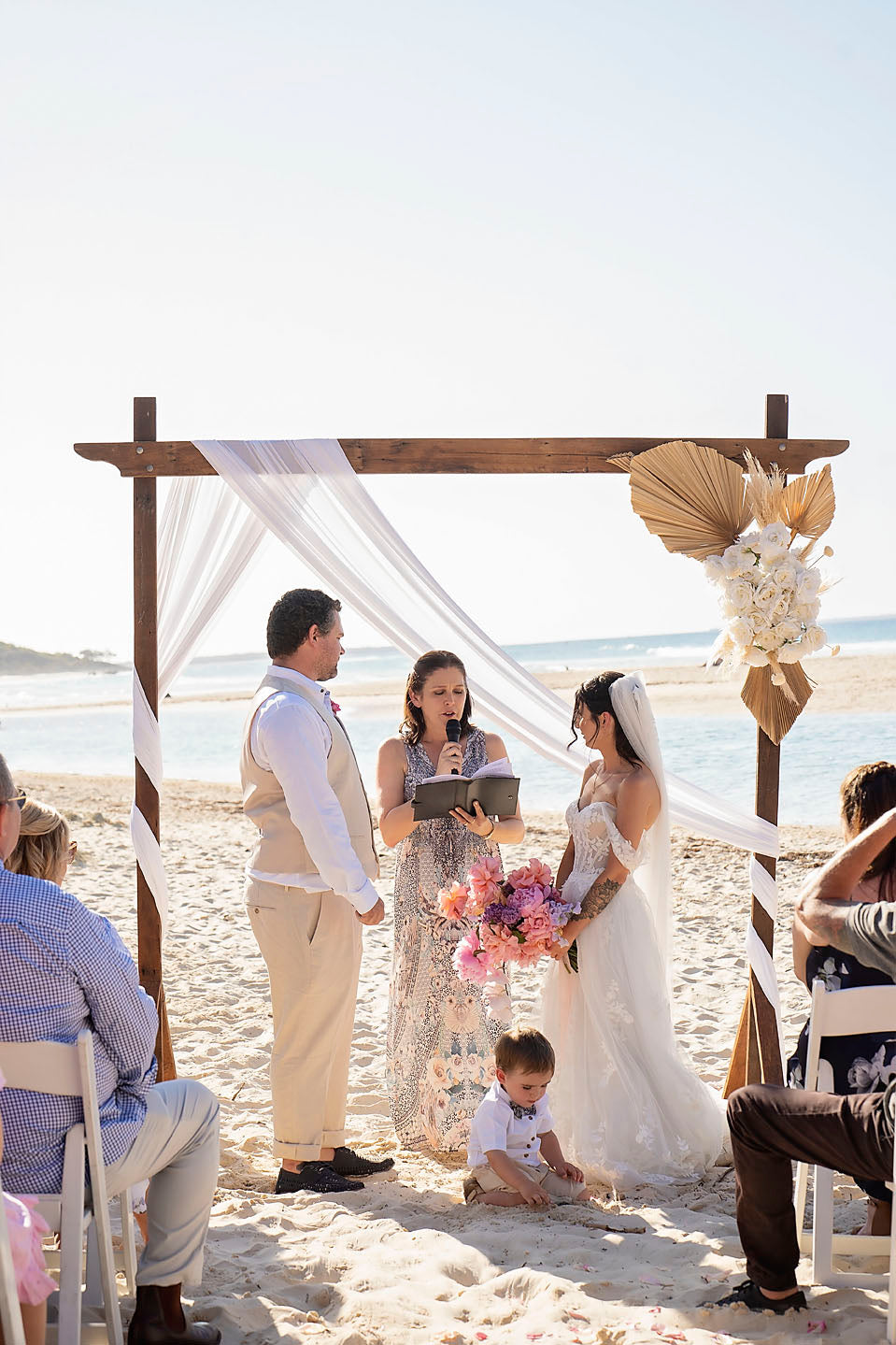 Pub Cove - North Stradbroke Island