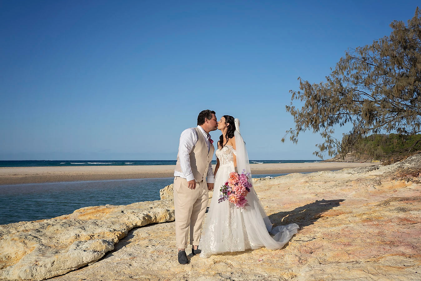 Pub Cove - North Stradbroke Island